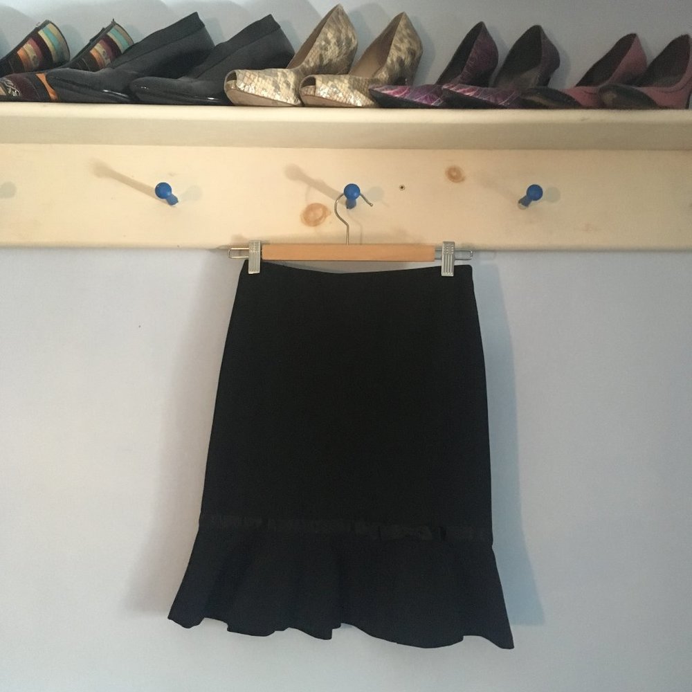 Skirt with bow detail